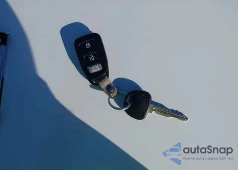 2013 Hyundai Elantra Limited из США, поврежденный, VIN KMHDH4AE7DU541651